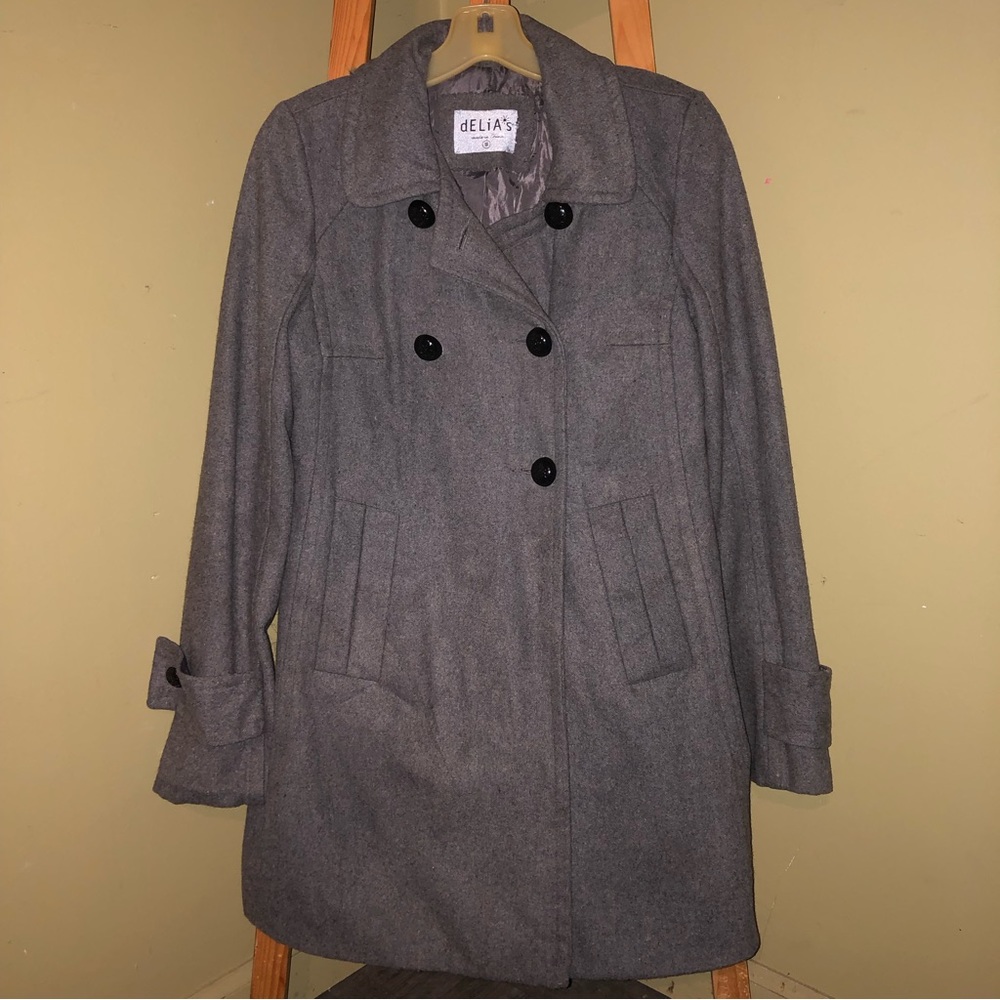 Delia’s gray jacket. Size small. Very cute and perfect for autumn weather. 🍂